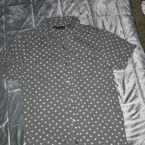 Fission gray short sleeve button up shirt